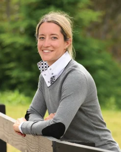 ESSEX CLASSICS Trey V-Neck Sweater- Sweaters & Winter Tops